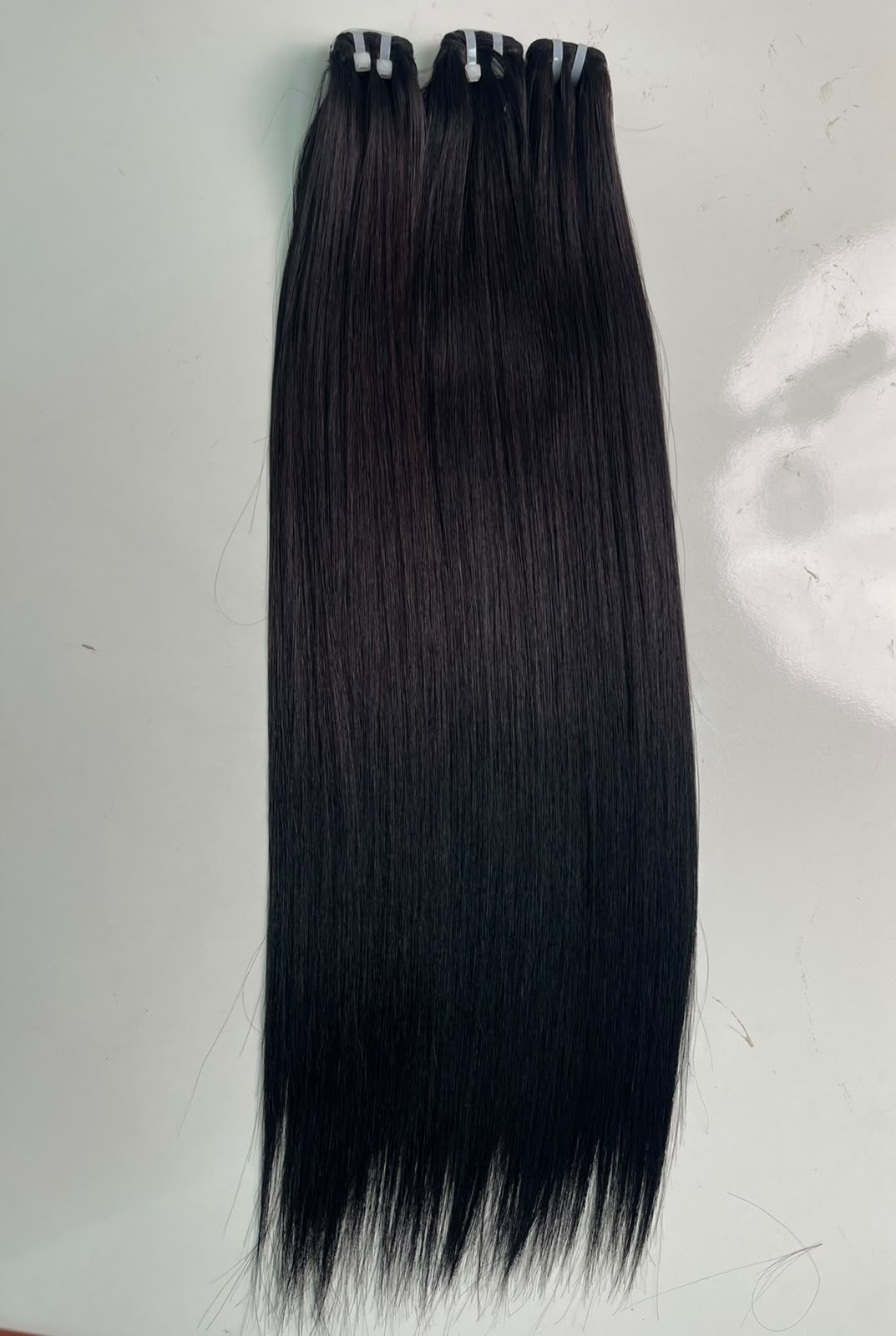 Tissage Cheveux Lisses – Noir Naturel / Brun Très Foncé