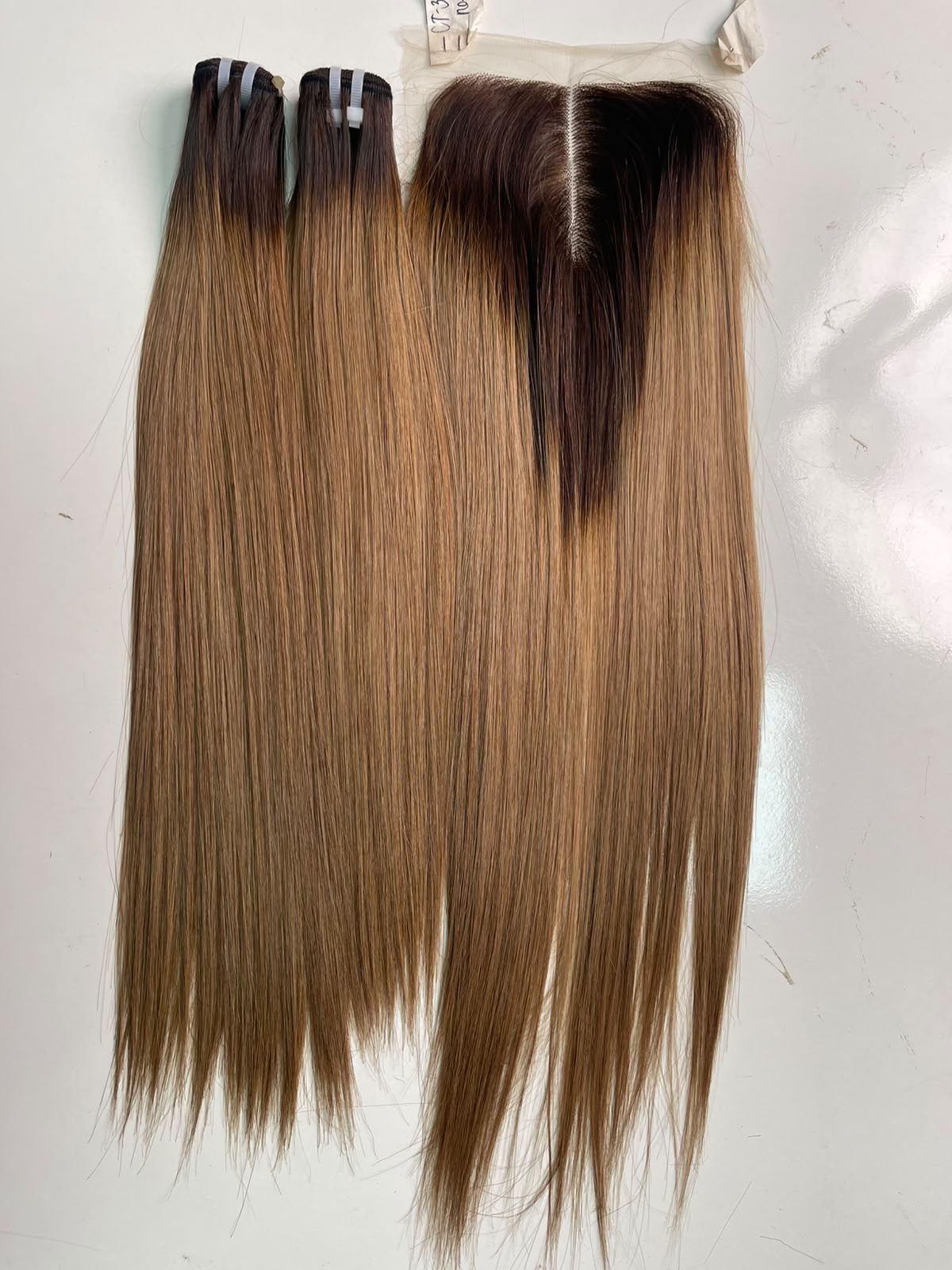 Ensemble Tissage & Closure Lace – Ombré Brun Foncé vers Blond Miel